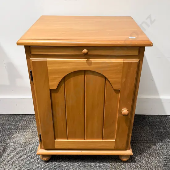 Kauri Single Drawer Bedside Cabinet together with Other Bedside Drawers