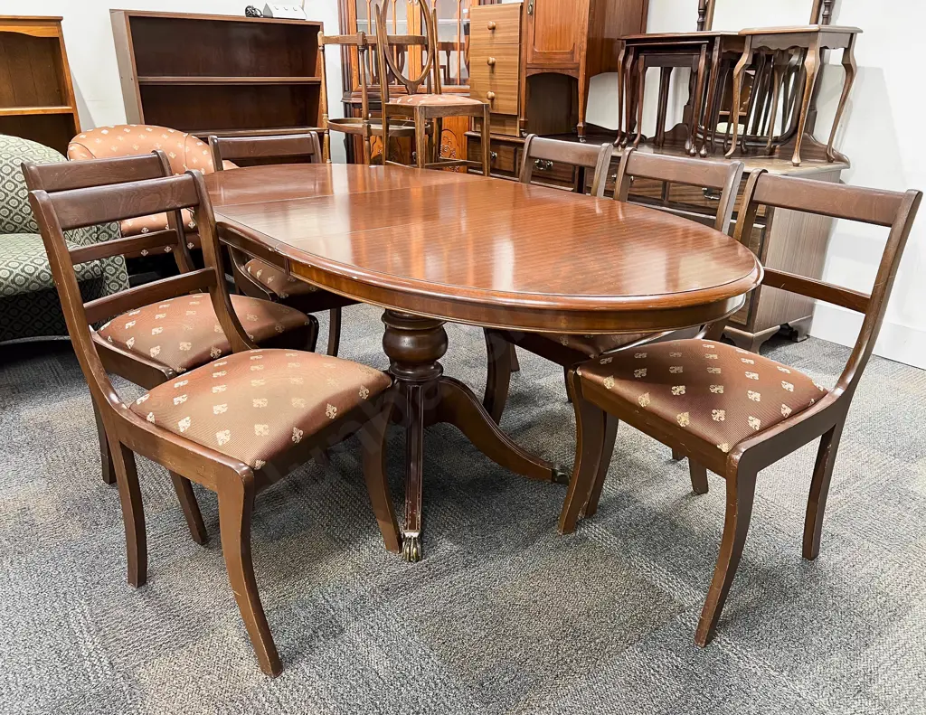 Mahogany Extension Dining Table & Six Dining Chairs Image 1++