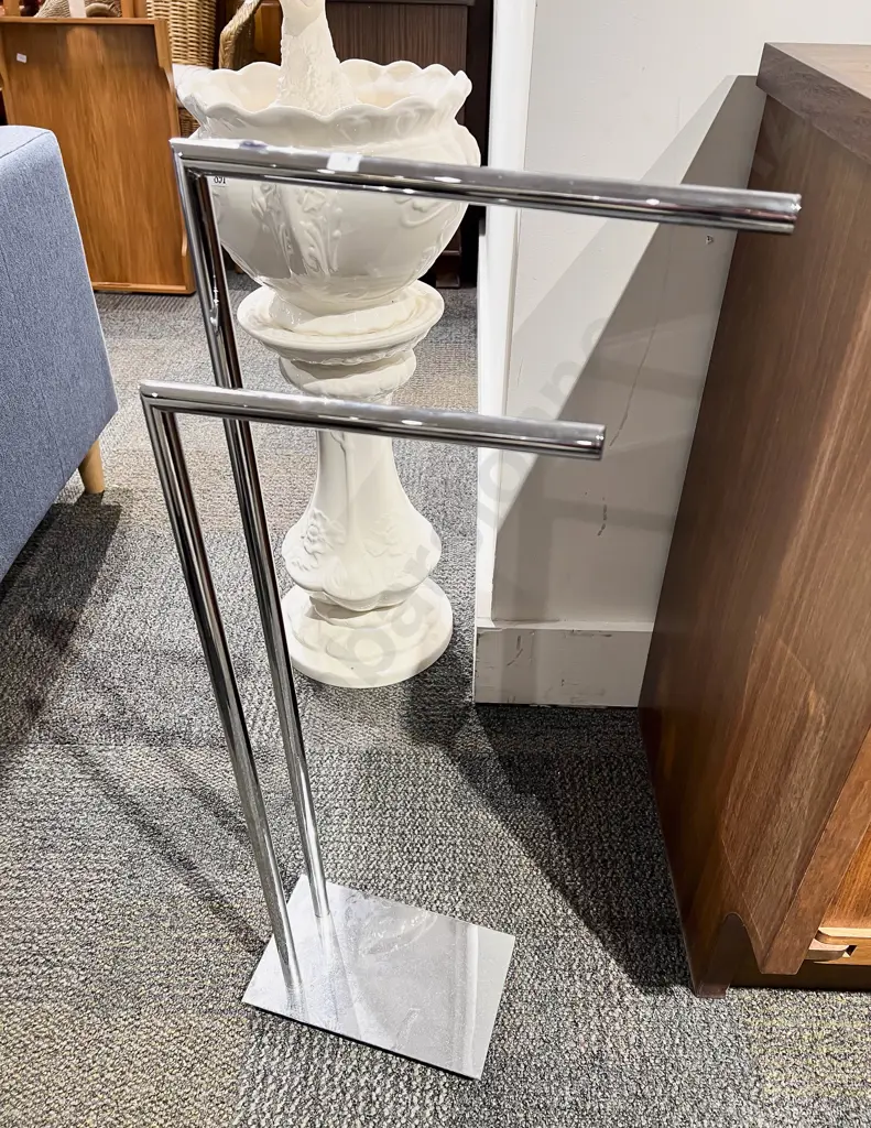 Modern Chrome Freestanding Towel Rack Image 1++