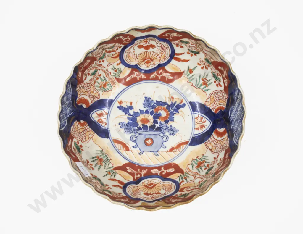 Late C19th Japanese Imari Fruit Bowl Image 1++