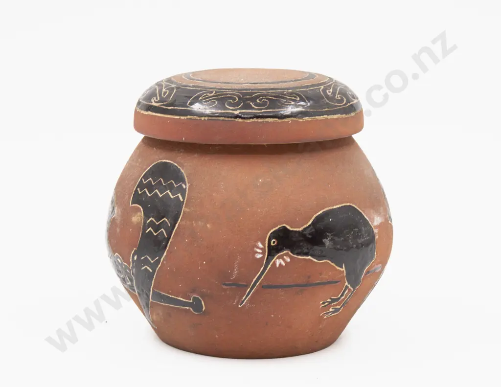 NZ Mid Century Terracotta Pot & Cover by Sonia King 1954 Image 1++