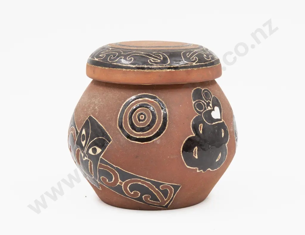 NZ Mid Century Terracotta Pot & Cover by Sonia King 1954 Image 1++