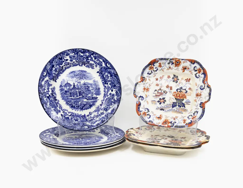 Set of Four Wedgwood "Chinese" Pattern Blue & White Dinner Plates & Three Imari Pattern Plates (A/F) Image 1++