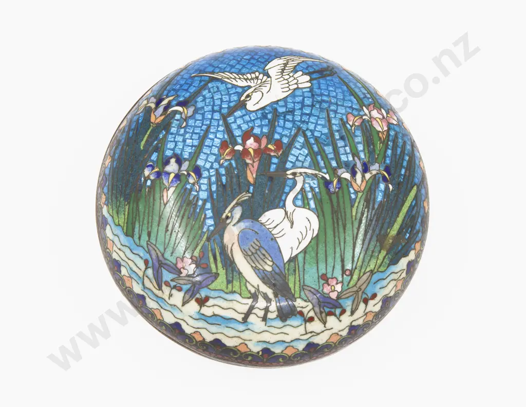 An Attractive Meiji Period Cloisonne Bowl & Cover Image 1++