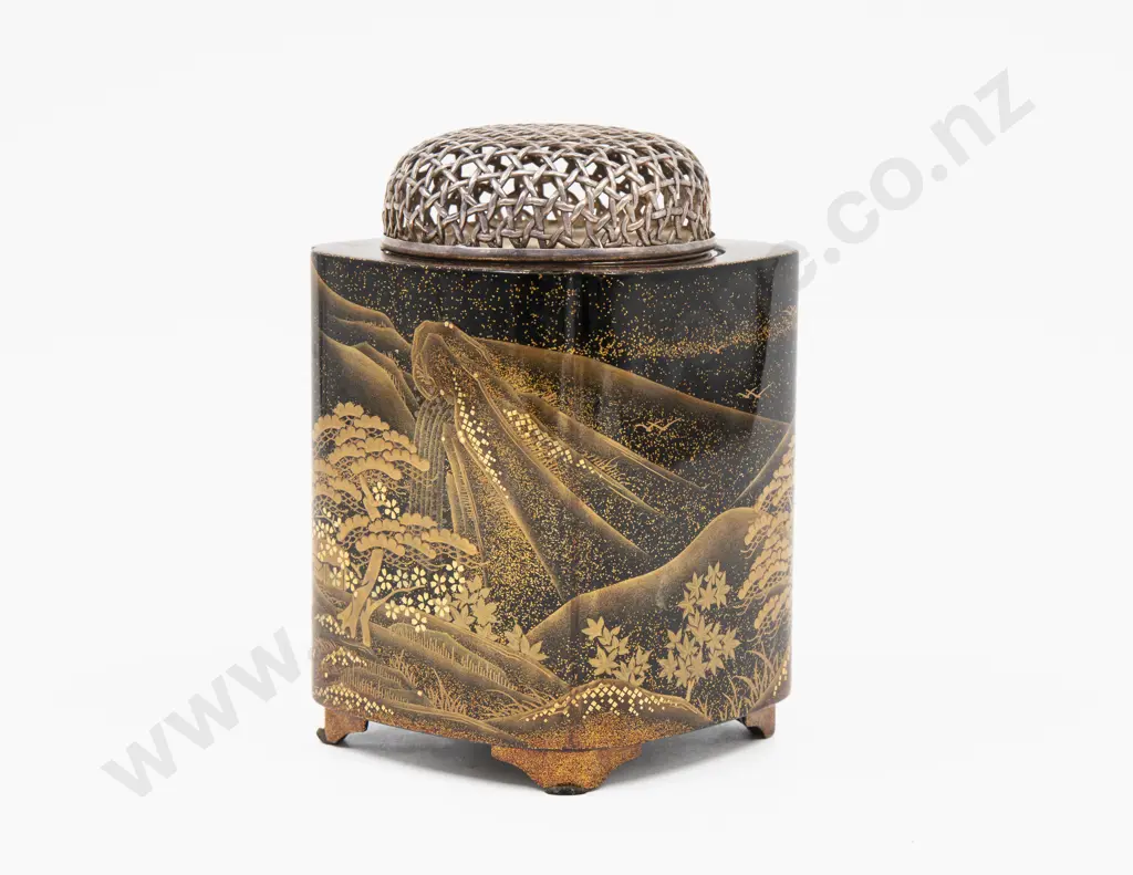 Fine Quality Meiji Period Japanese Lacquered Silver Topped Koro Image 1++