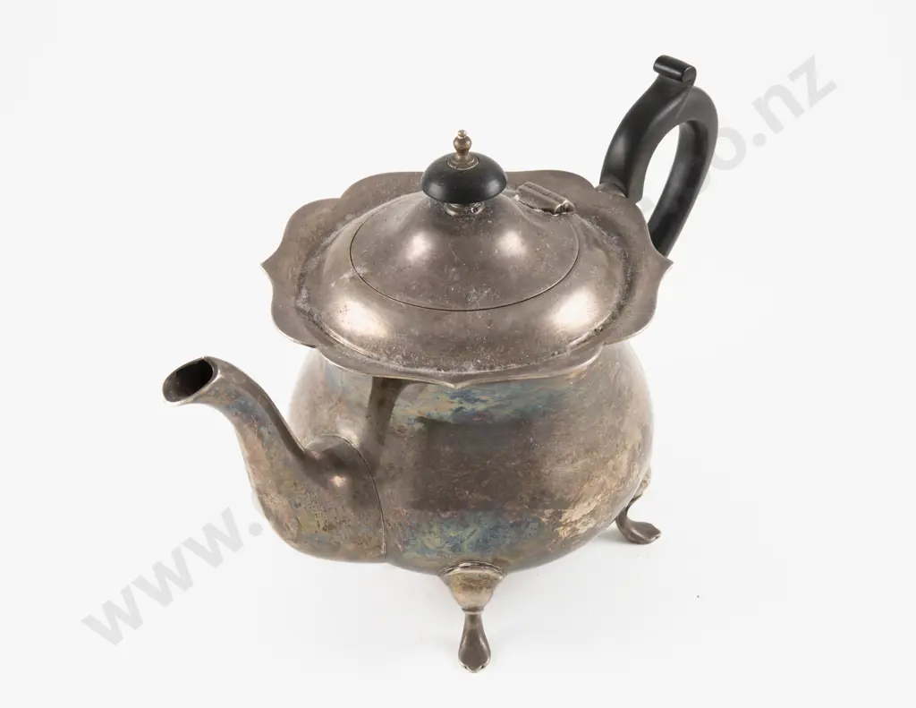 Geo V S/S Teapot by Walker & Hall Image 1++