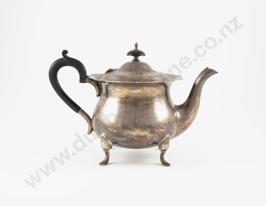 Geo V S/S Teapot by Walker & Hall Image 1++