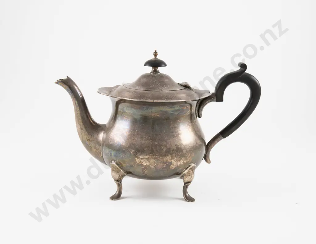 Geo V S/S Teapot by Walker & Hall Image 1++