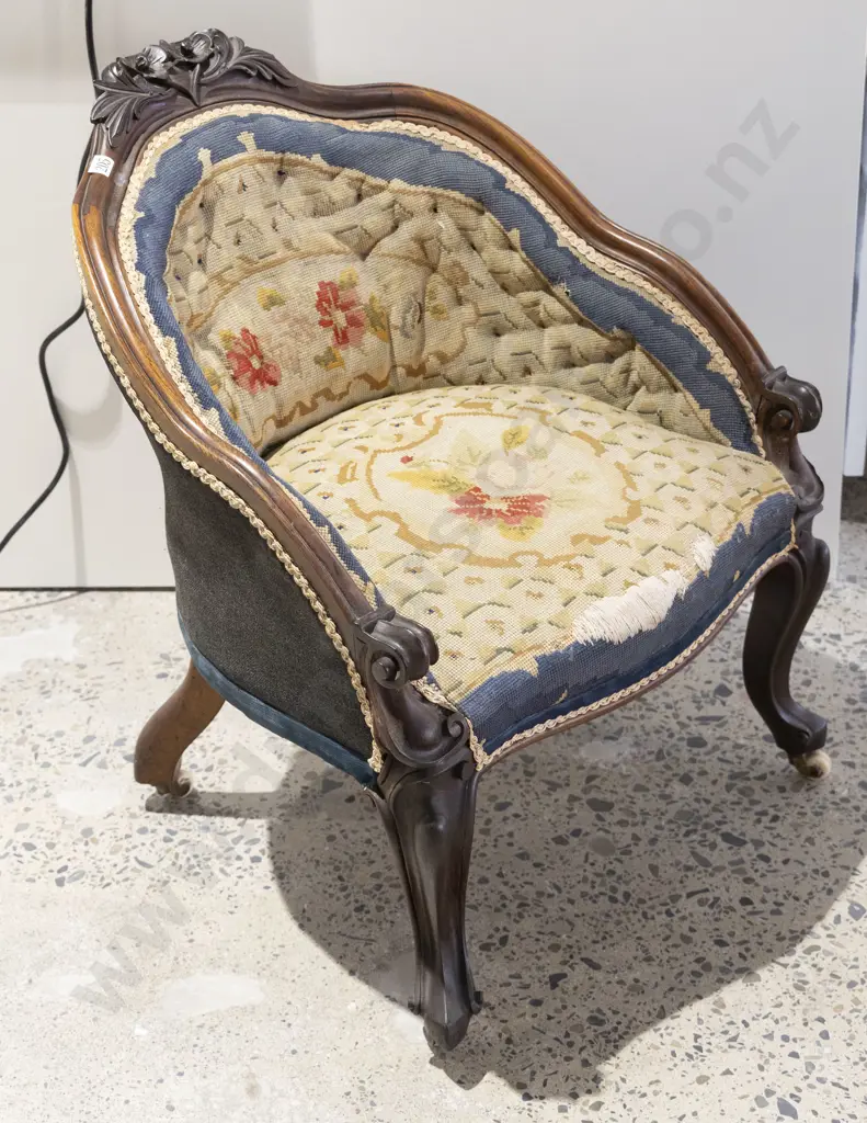 An Attractive Victorian Rosewood Tub Chair Image 1++