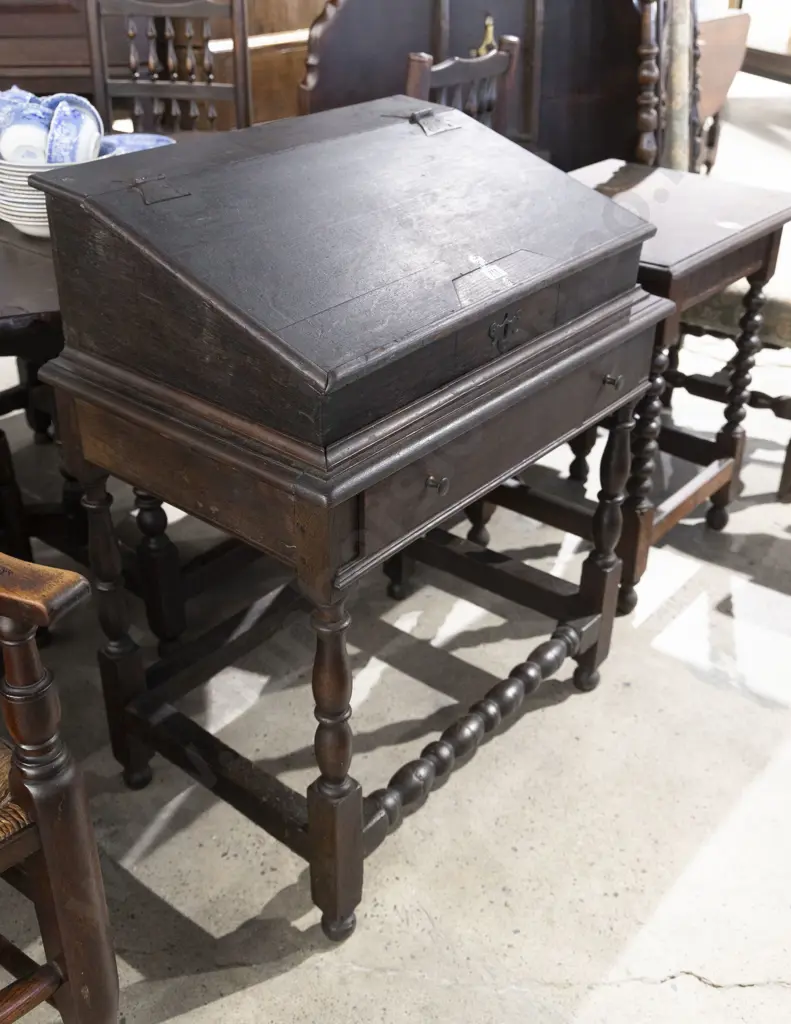 C17th Oak Bible Box on Stand Image 1++
