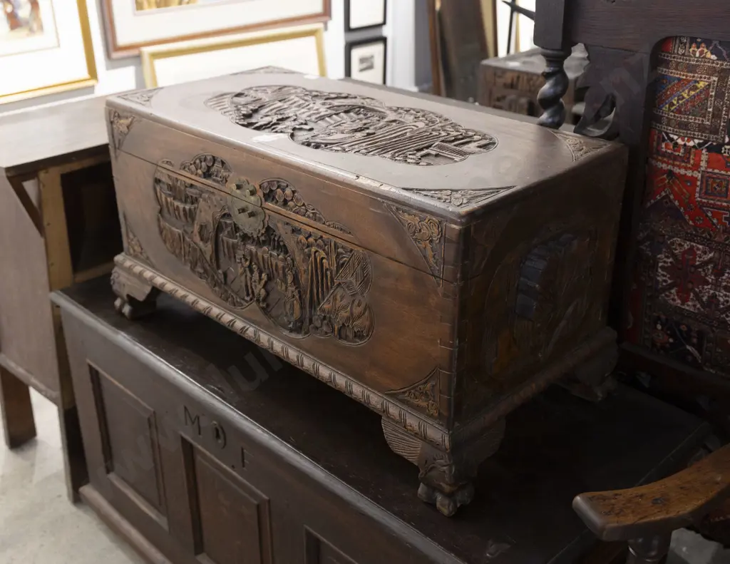 A Small Chinese Camphorwood Box Image 1++