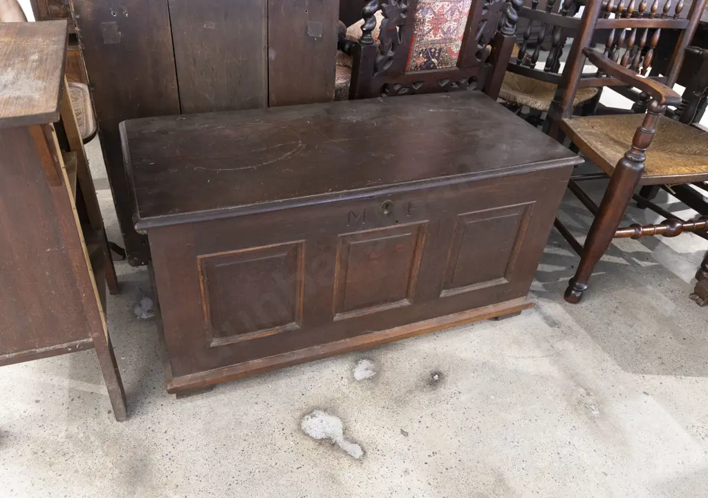 C18th Oak Coffer Image 1++