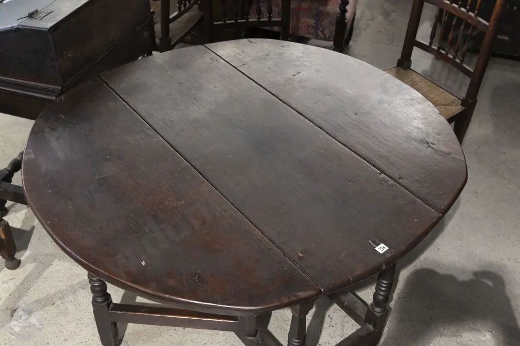 An Early C18th Oak Gateleg Dining Table Image 1++
