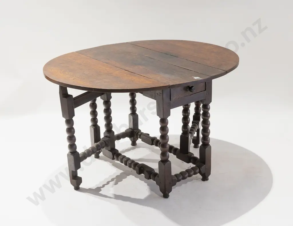 Early C18th Oak Oval Gateleg Dining Table Image 1++