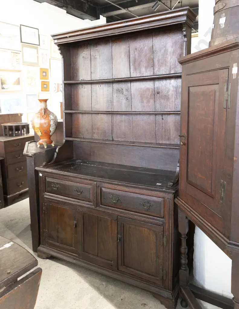 An C18th Oak Welsh Dresser Image 1++
