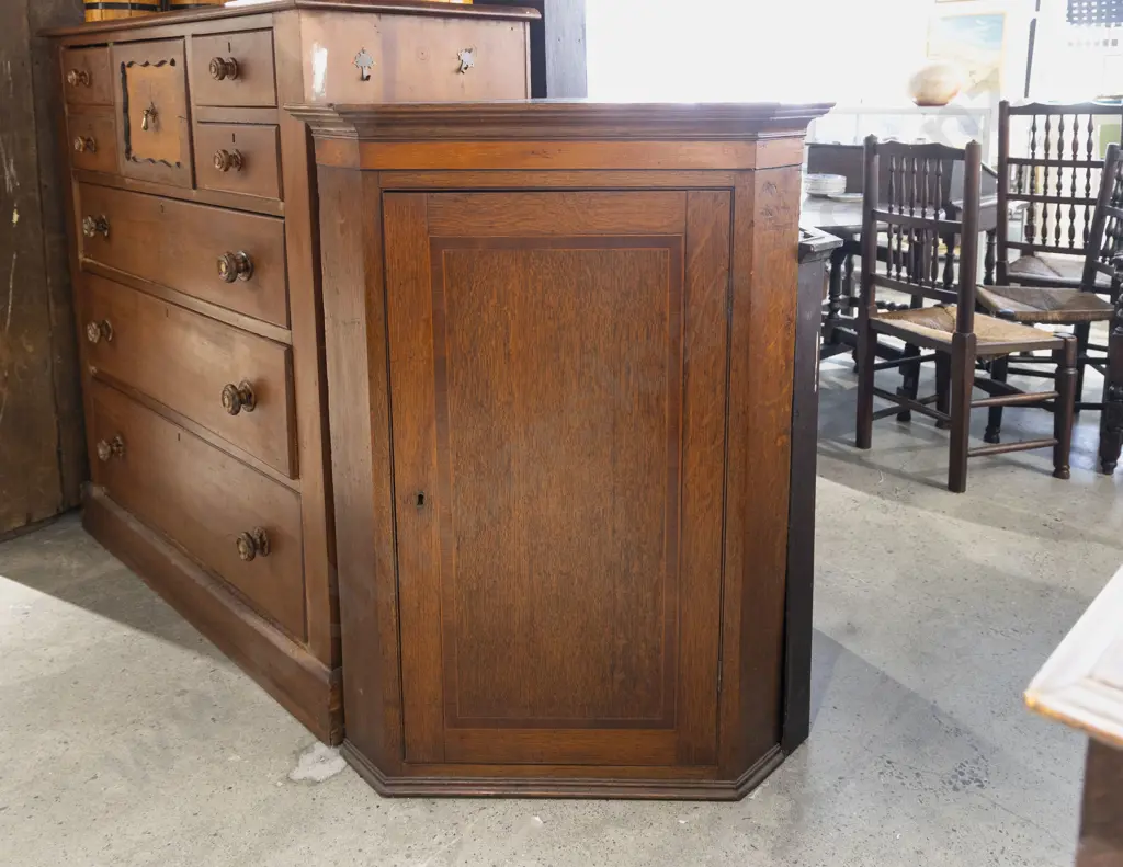 Geo III Oak Hanging Corner Cupboard Image 1++