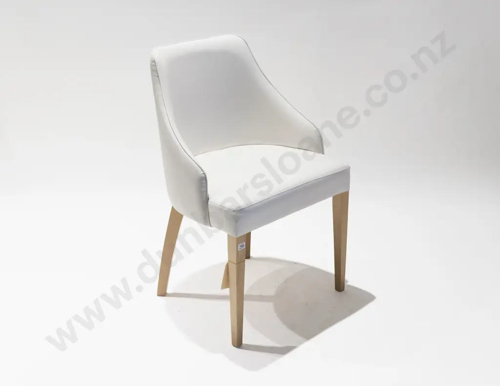 Thonet Regal White Leather Chair Image 1++