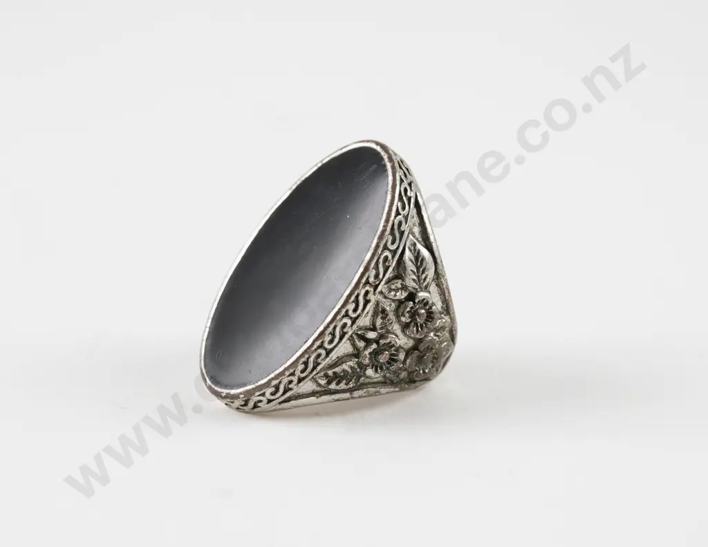 Large Silver Plated Single Onyx Glass Ring Image 1++