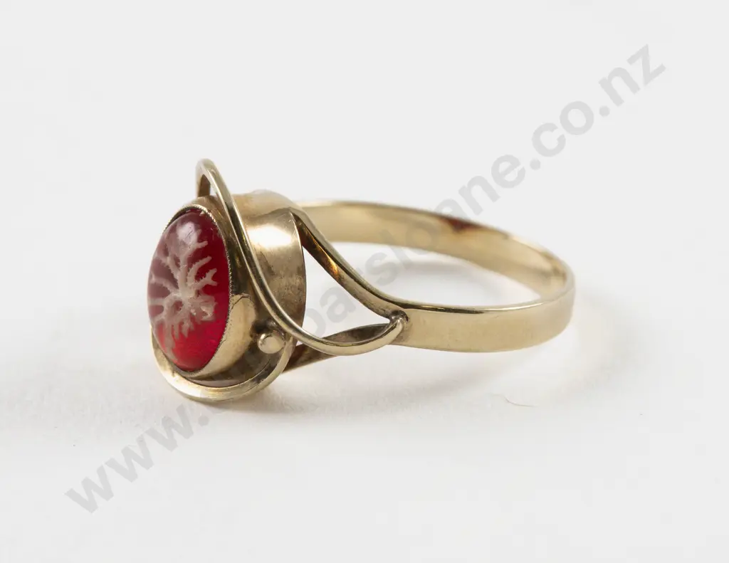 9ct Single Stone Carnelian Ring Image 1++