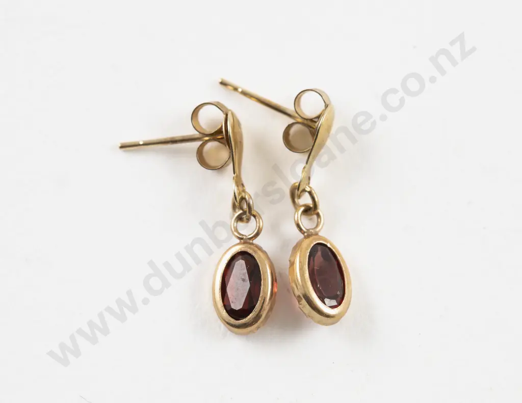 Pair 9ct Single Stone Garnet Pendant Drop Earrings Image 1++