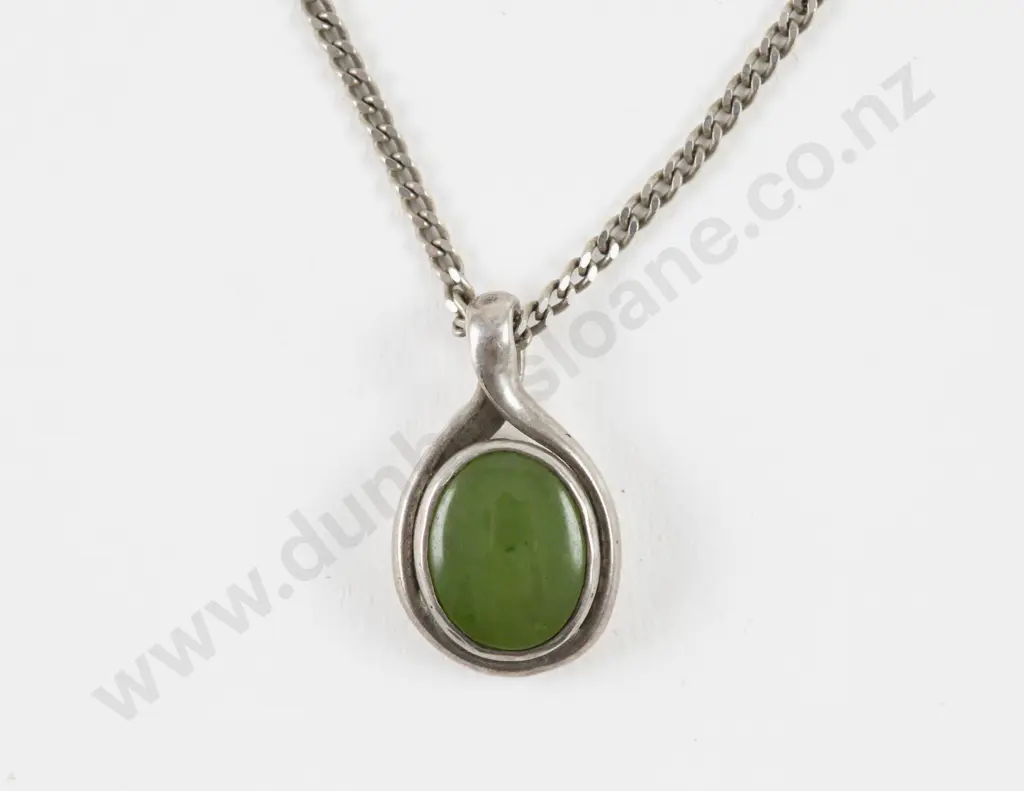 S/S Single Jade Pendant Image 1++