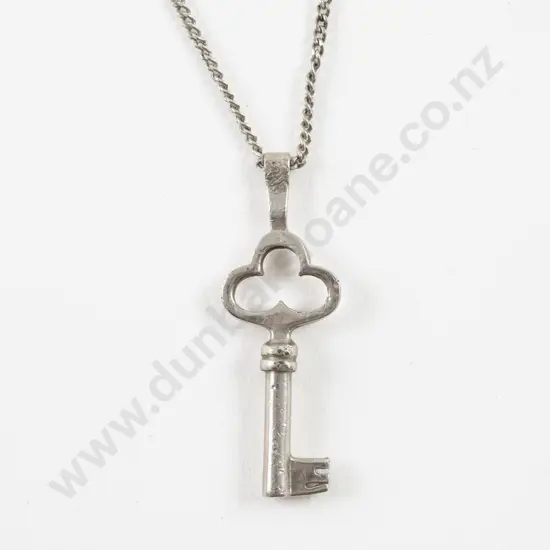 S/S Key Pendant on S/S Neck Chain