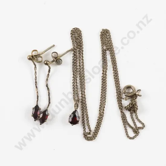 925. Silver Gilt Single Stone Garnet Pendant on Neck Chain with Matching Earrings