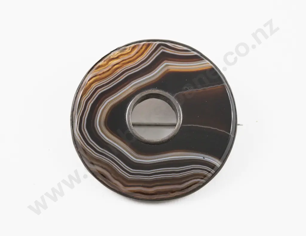 S/S Mounted Circular Agate Brooch Image 1++