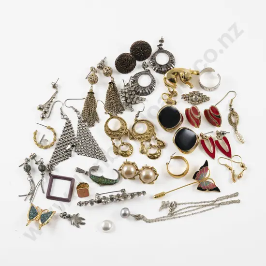 Collection of Assorted Costume Jewellery