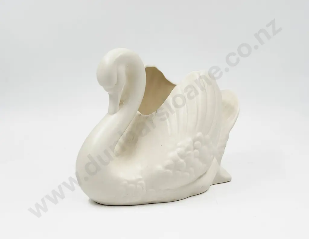 Crown Lynn Swan Vase Image 1++