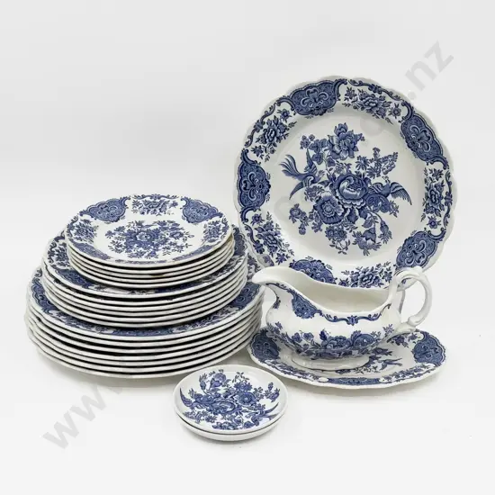Qty of Ridgway Staffordshire "Windsor" Pattern Dinner China