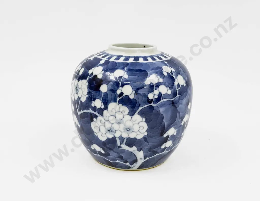 Chinese Blue & White Ginger Jar Image 1++