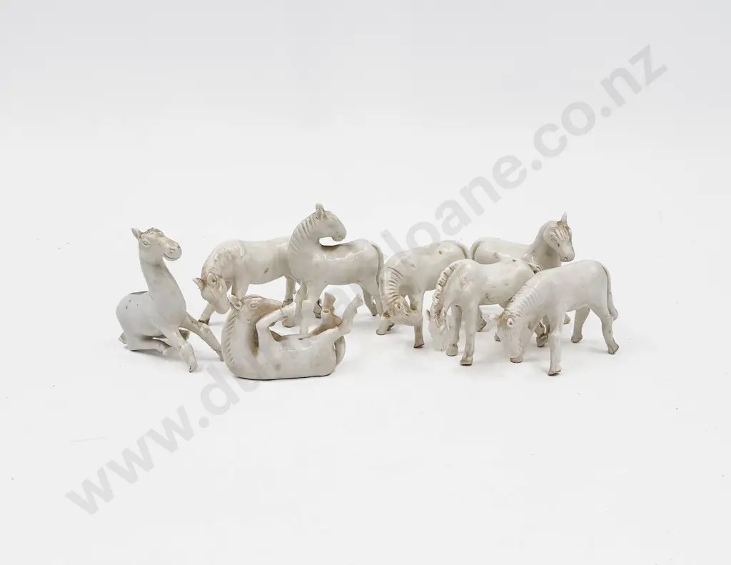 Set Of Eight Chinese Blanc De Chine Horses Of King Mu (Wang Mu) af Image 1++