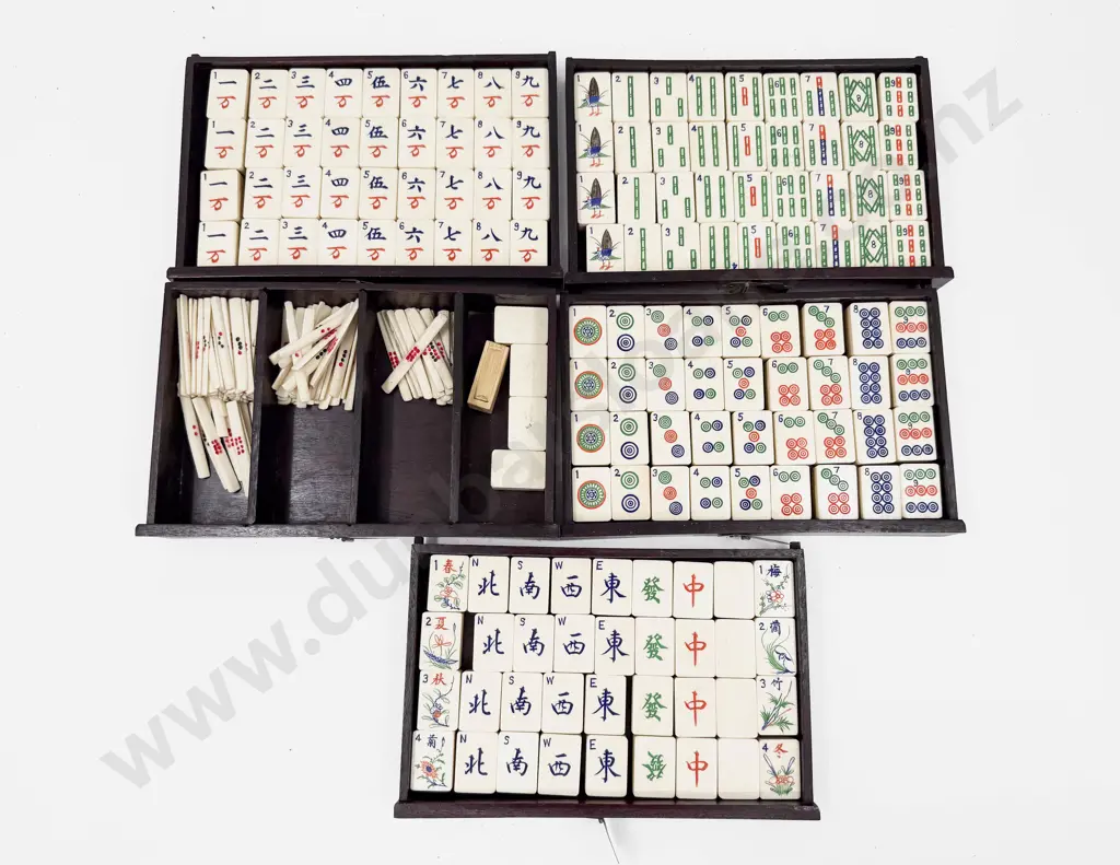 A Chinese Mahjong Set in Rosewood Carrying Case Image 1++