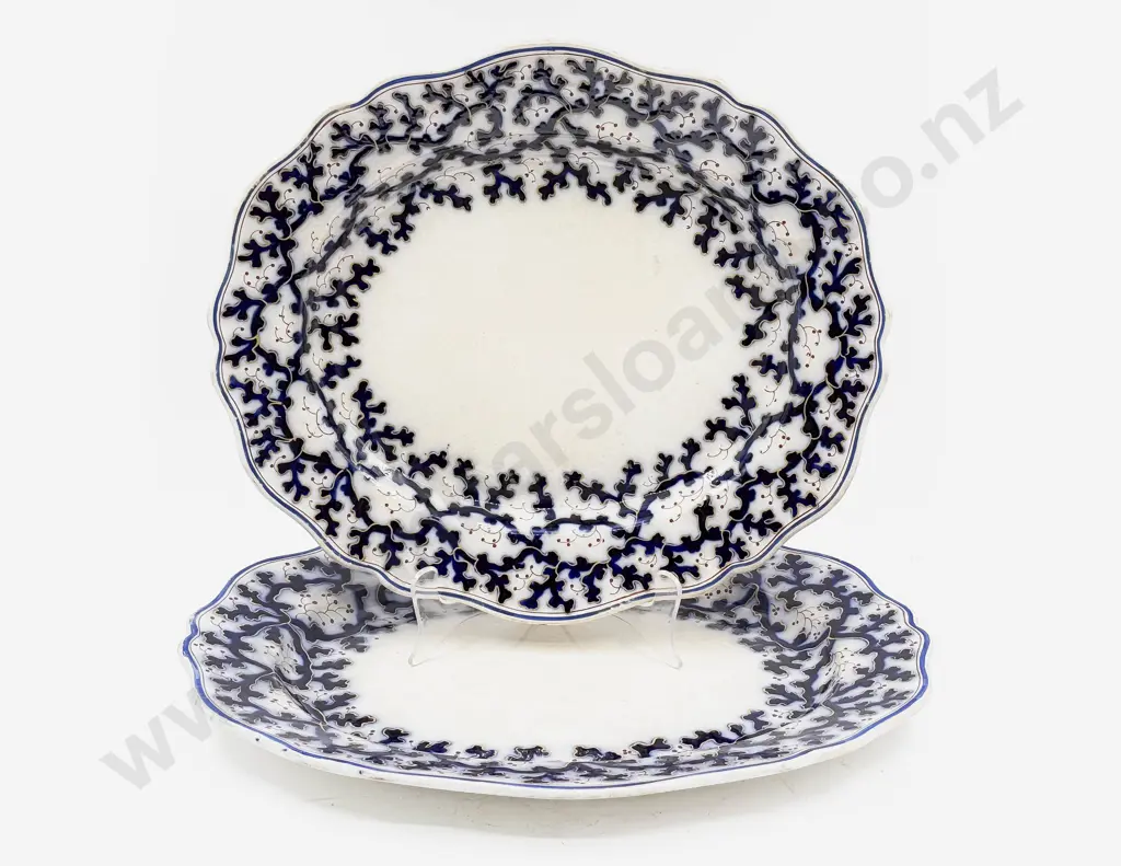 Graduated Pair of Victorian Ashets Image 1++