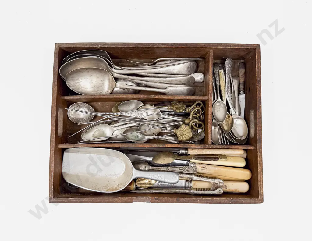 Qty of Assorted S/P Cutlery Etc Image 1++