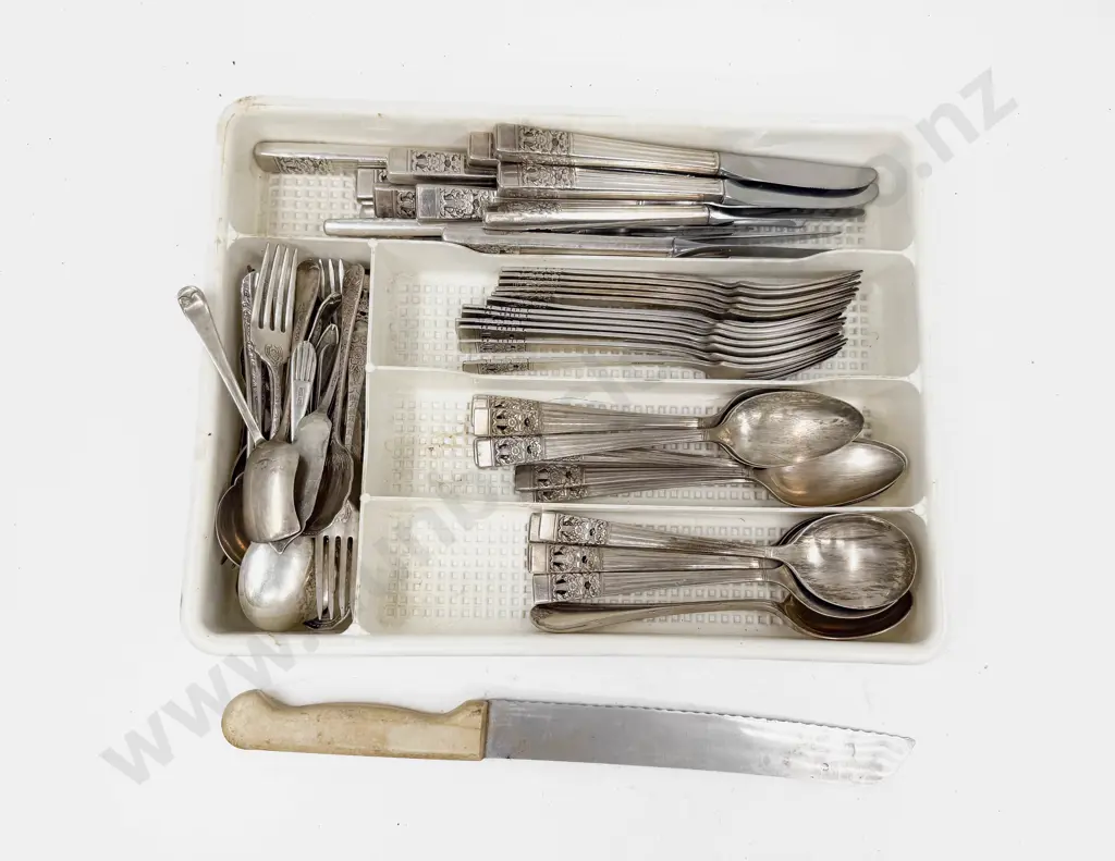 Qty of Assorted S/P Cutlery Including Mostly Community Plate Image 1++