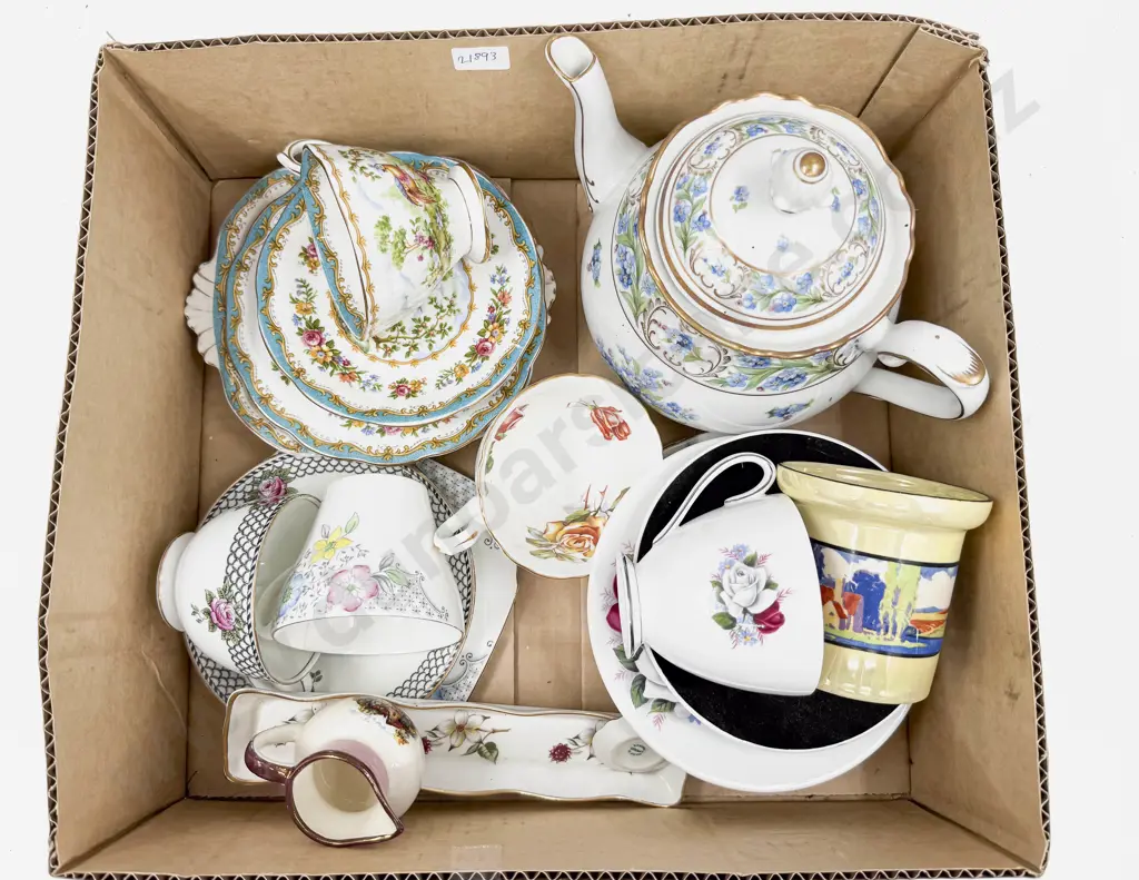 Box of Assorted Fancy Tea China Image 1++