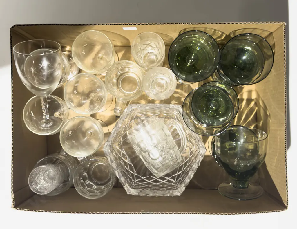 Box Qty of Assorted Glassware Image 1++