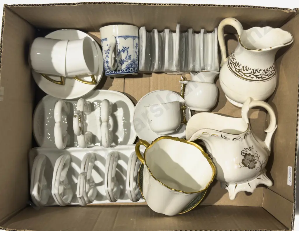 Small Qty of Assorted Fancy China incl Toast Racks and RD Coffee Cups & Saucers Image 1++