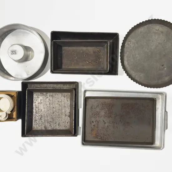 Qty of Assorted Vintage Bake Ware