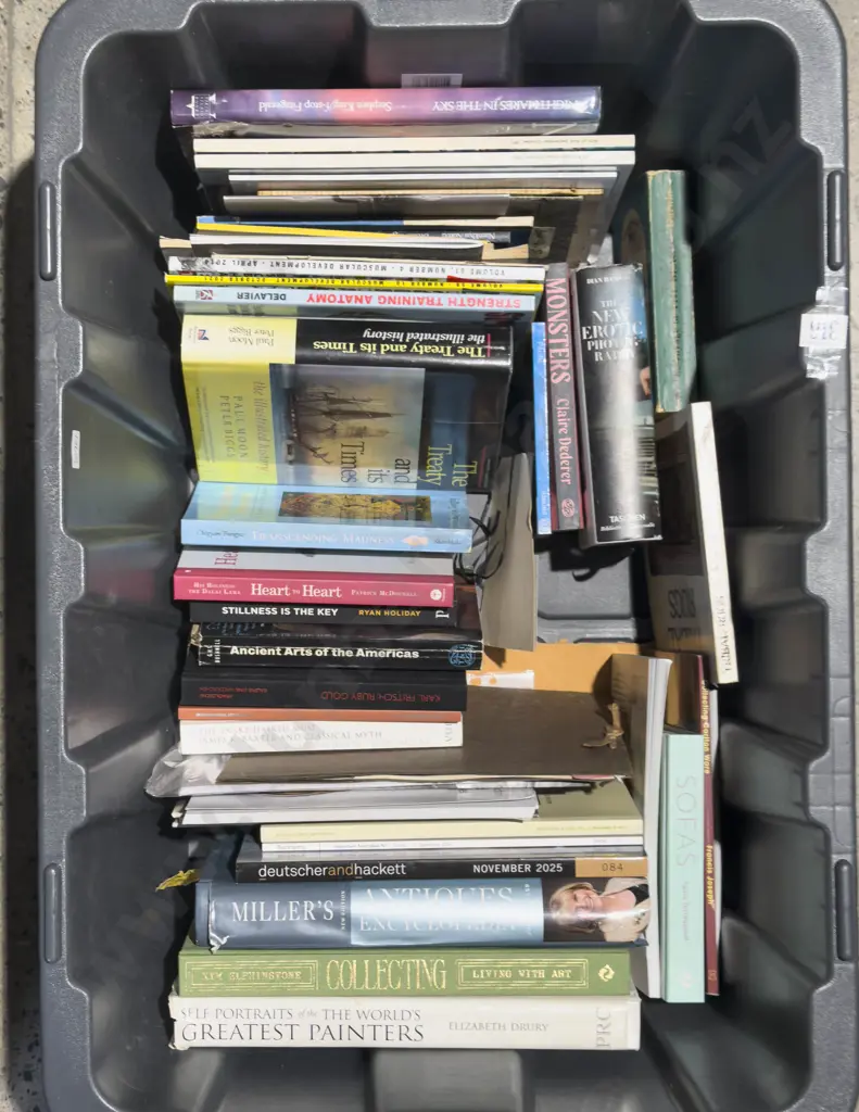 Box Quantity of Assorted boxes Image 1++