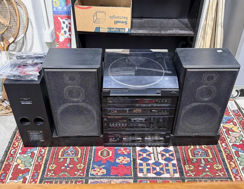 Hitachi Hi-Fi Stereo Set Including Turn Table Image 1++