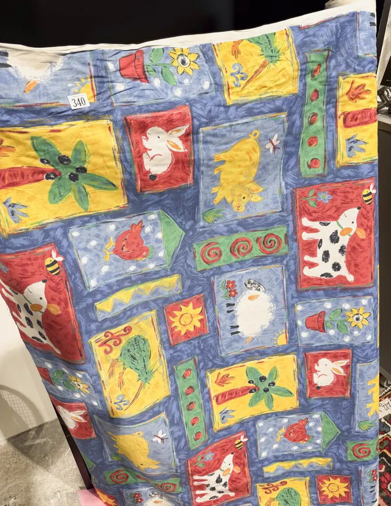 Bolt of Mollers "Kiwiana" pattern Fabric Together with Qty of Matching Curtains Image 1++