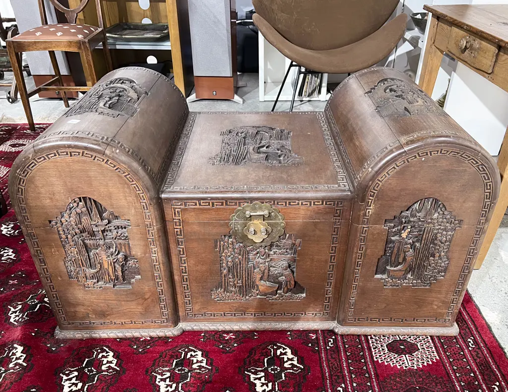 Double Arched Carved Camphorwood Chest Image 1++