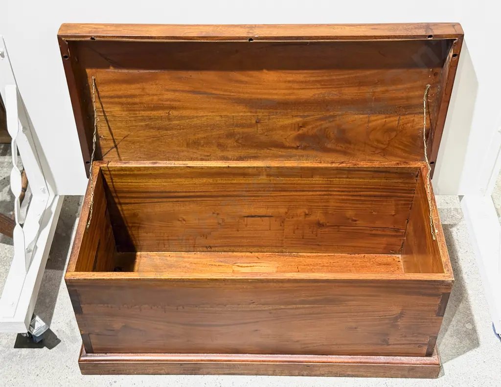 Mahogany Blanket Chest Image 1++