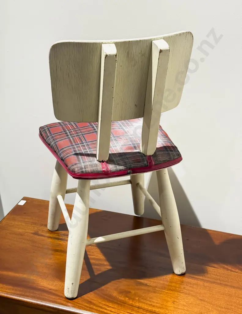 Vintage Musical Dolls Chair Image 1++