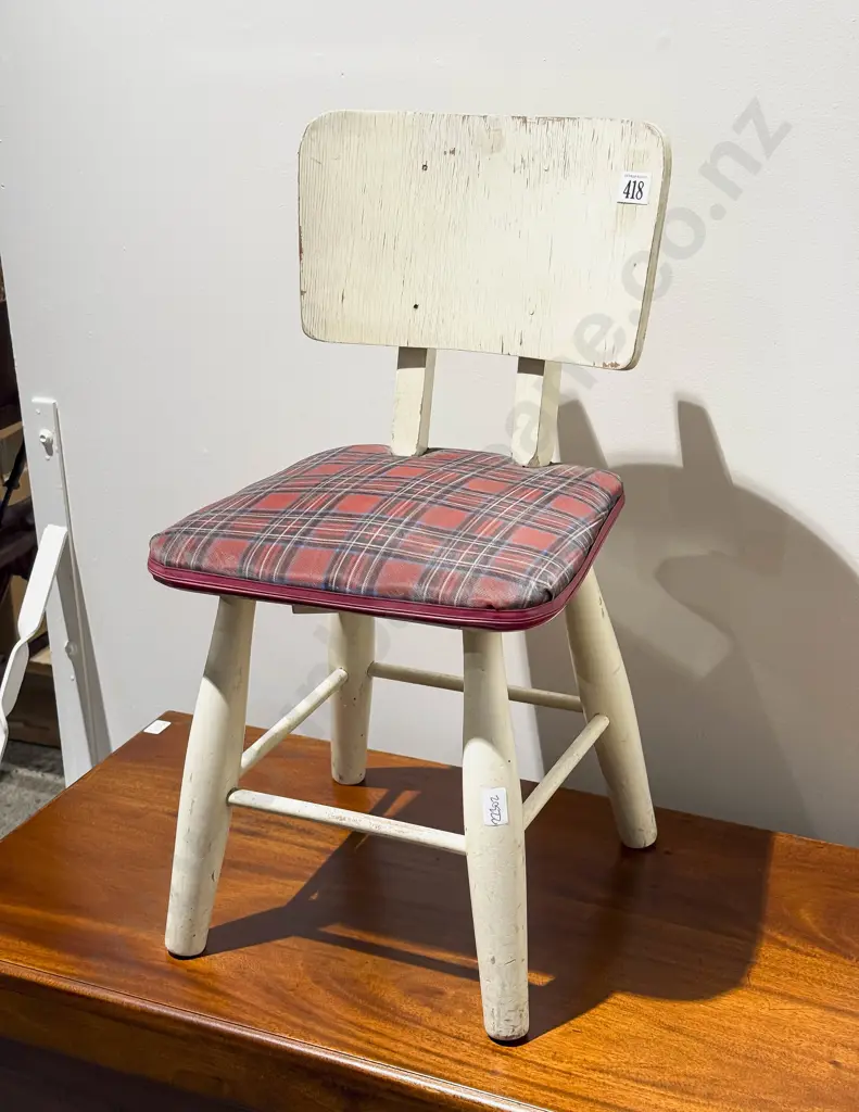 Vintage Musical Dolls Chair Image 1++