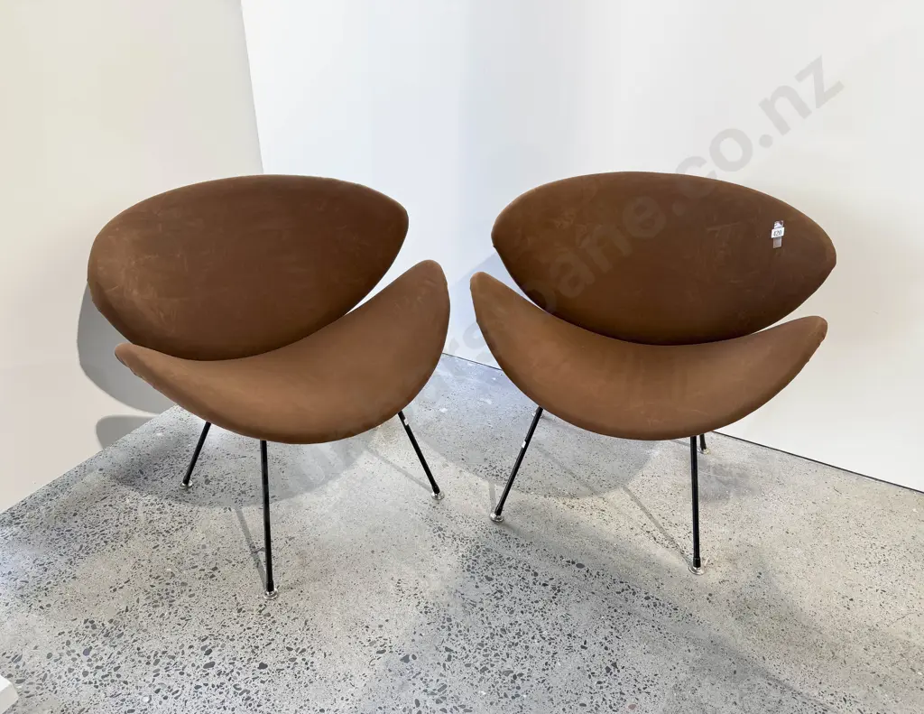 Pair of Mid C20th Lip Chairs Image 1++