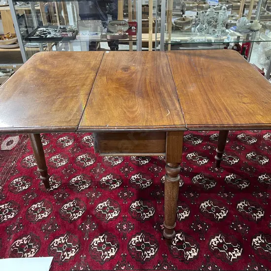 Victorian Mahogany Pembroke Dining Table